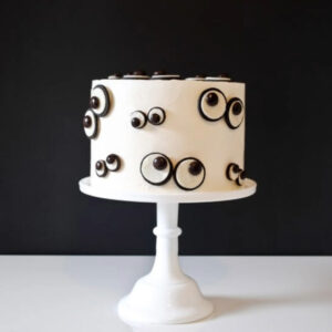 Spooky All Eyes on You Cake
