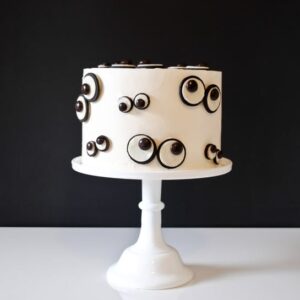Spooky All Eyes on You Cake