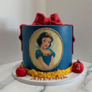 Royal Snow White Birthday Cake