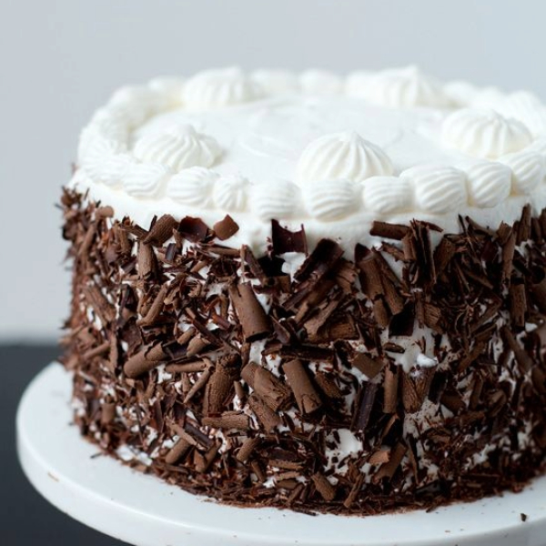Chocolate Crown Black Forest Cake