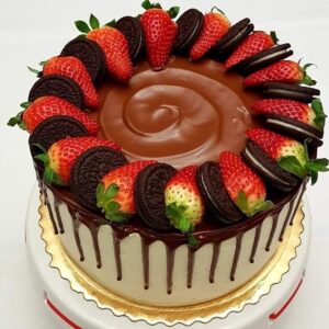 Chocolate Oreo Cake With Strawberry - 1kg
