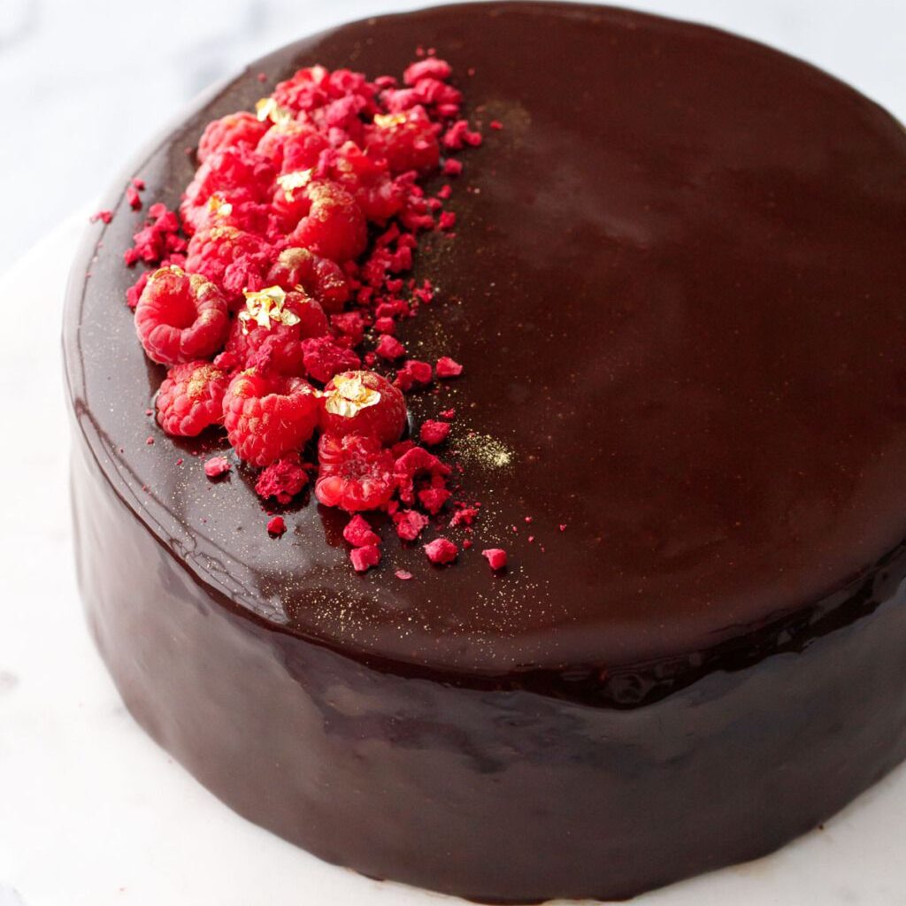 chocolate-raspberry-cake