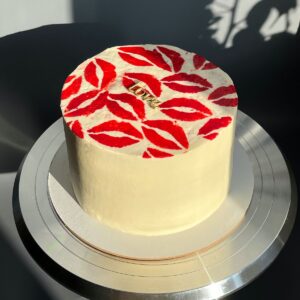 Sweet Love Kiss Cake - 2kg