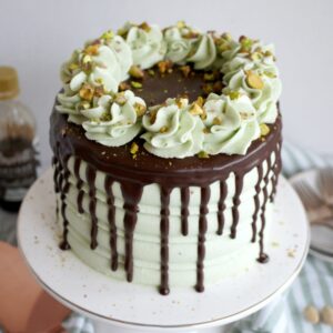 Pistachio Choco Drip Cake - 1kg
