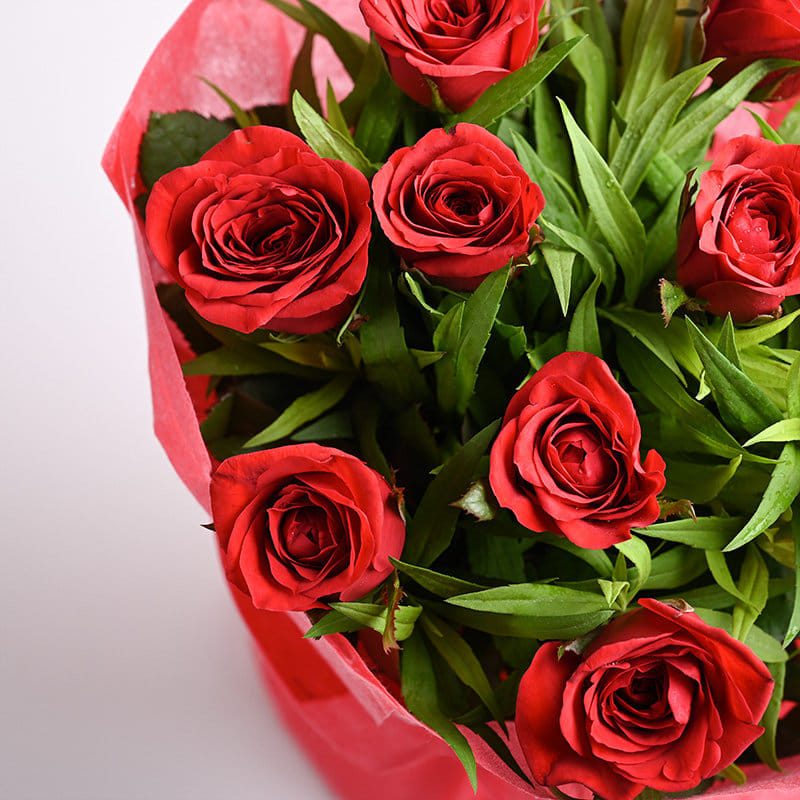 ruby-rose-romance-with-red-velvet-cake-9813460co-E_0.jpg