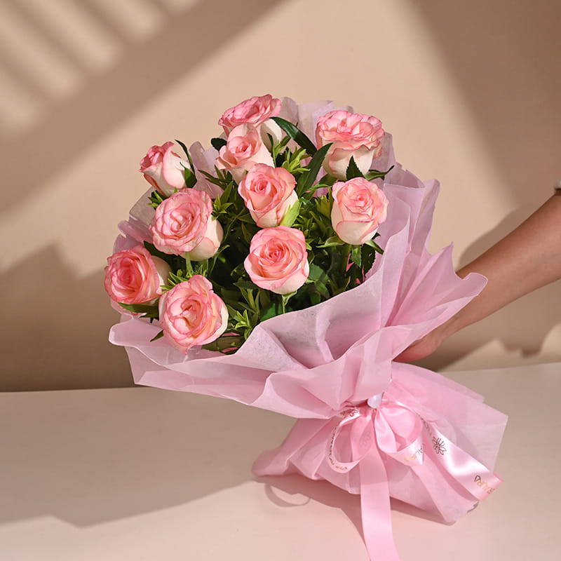 vanilla-cake-n-pink-rose-bunch-for-mom-9779020co-C_0.jpg